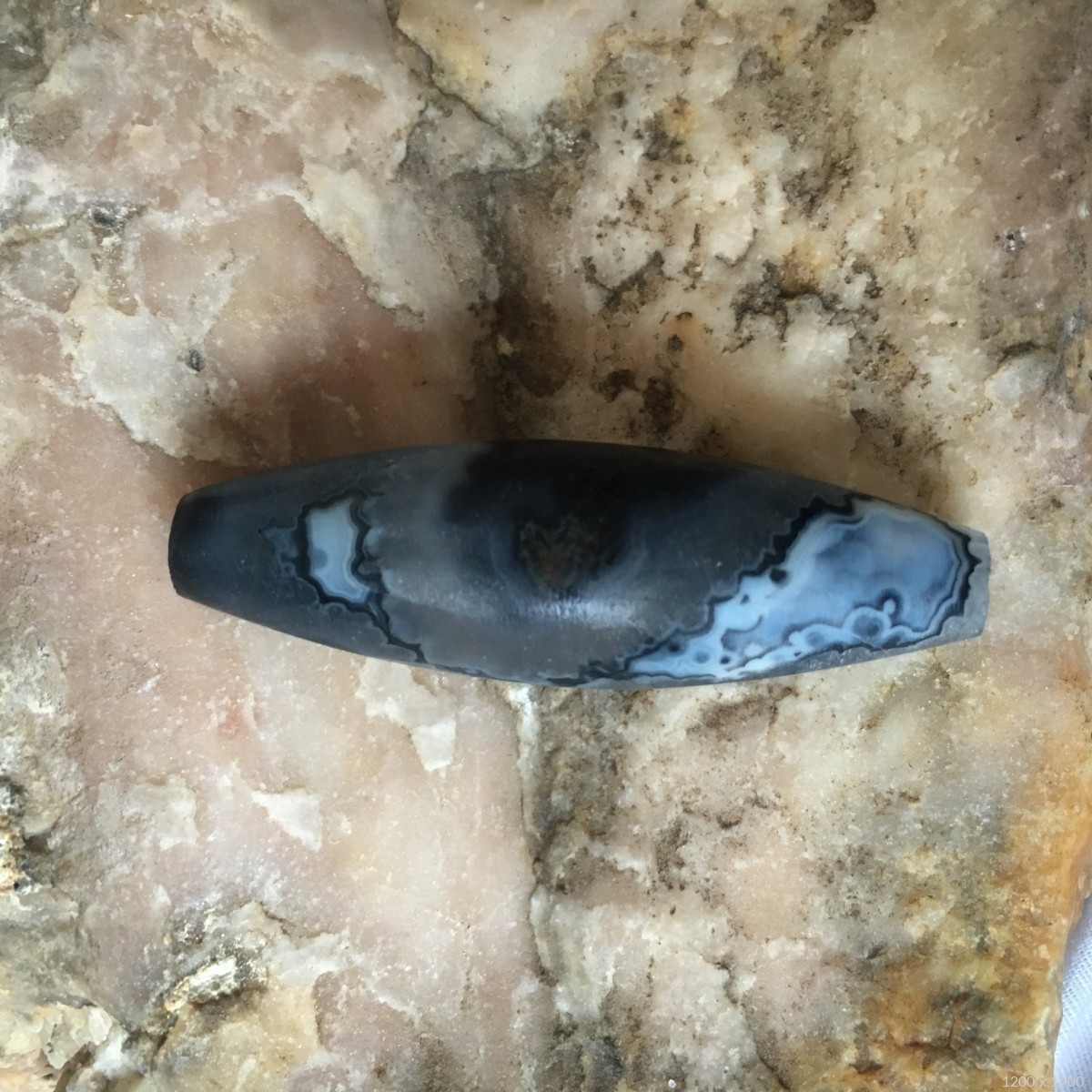 蓝玉髓青花象形玛瑙蒙天珠未抛光捡漏批发