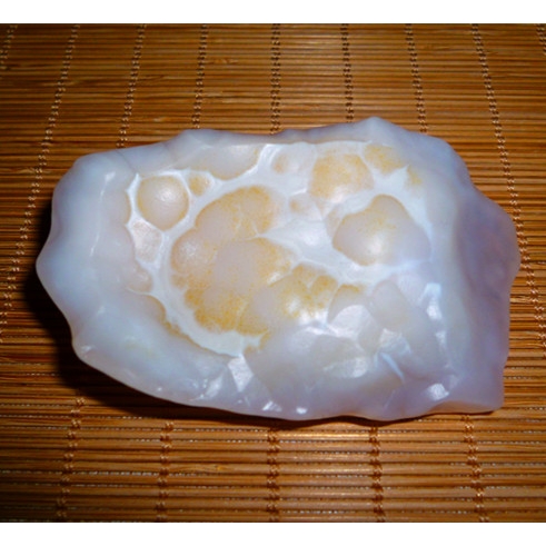 象牙白精品玛瑙把件 阿拉善地表原石