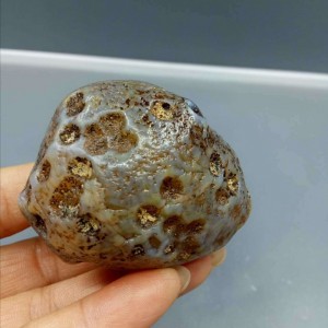 阿拉善戈壁老皮玛瑙