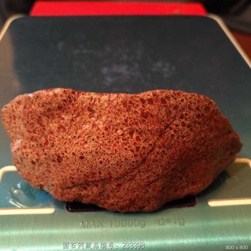 戈壁滩红色的石头图片