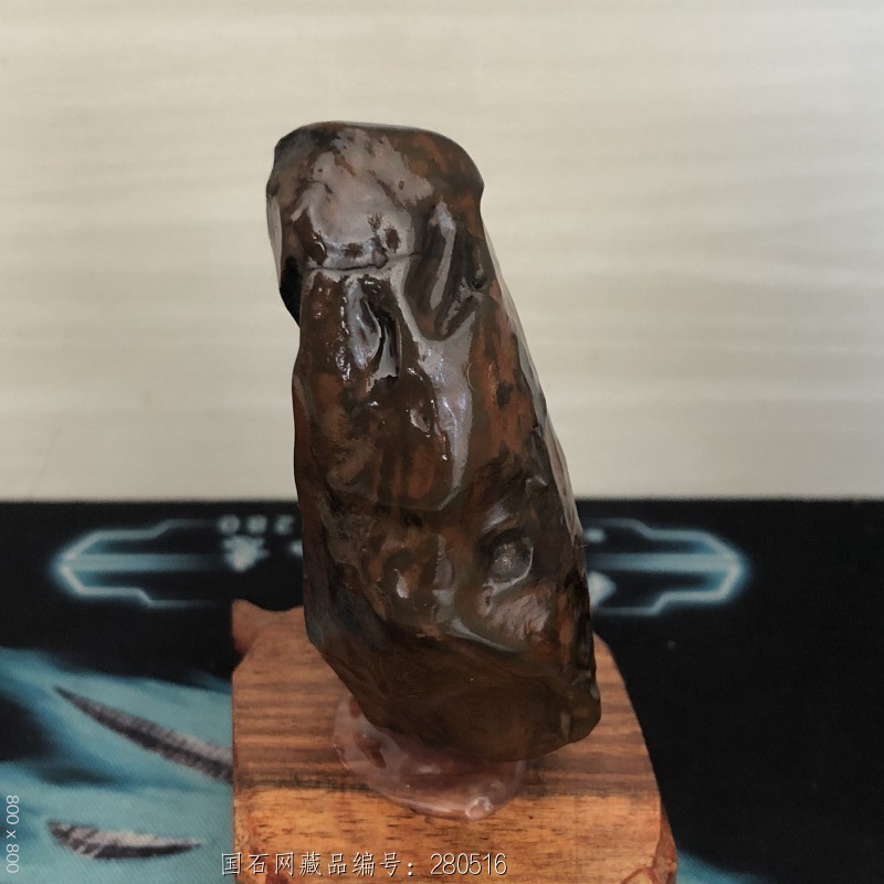 戈壁老皮石象形石企鹅