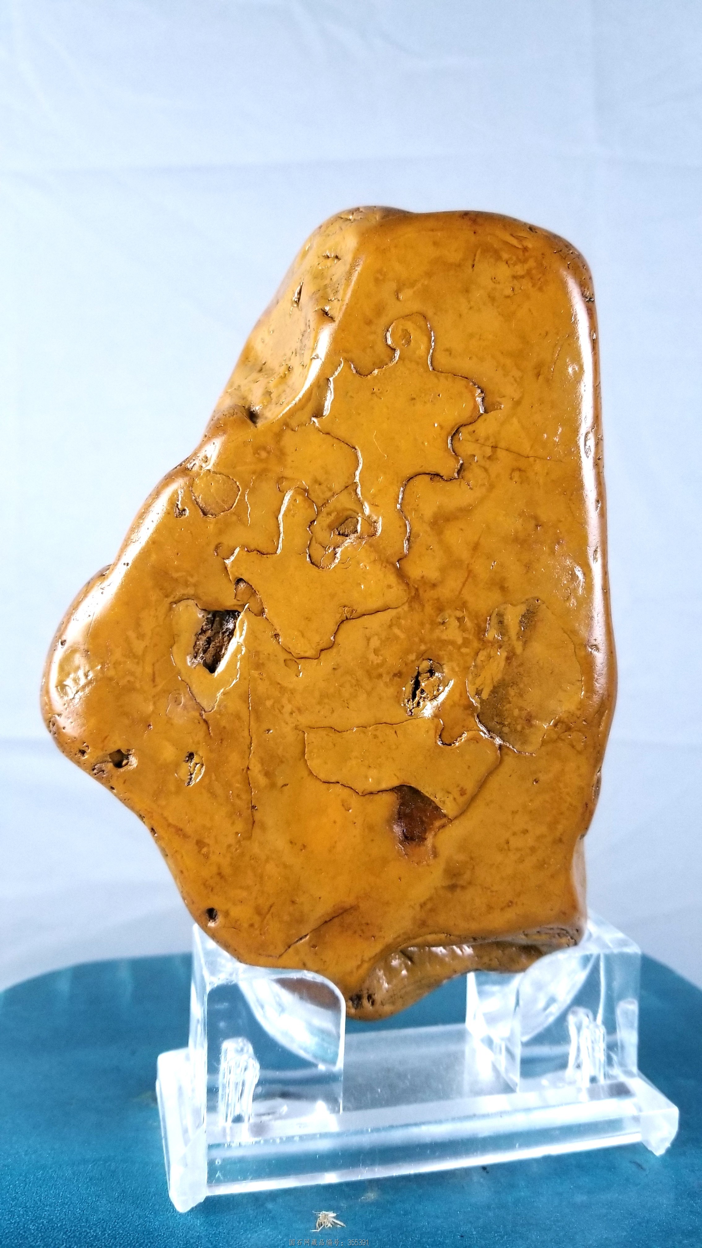 锚钩画面黄蜡石