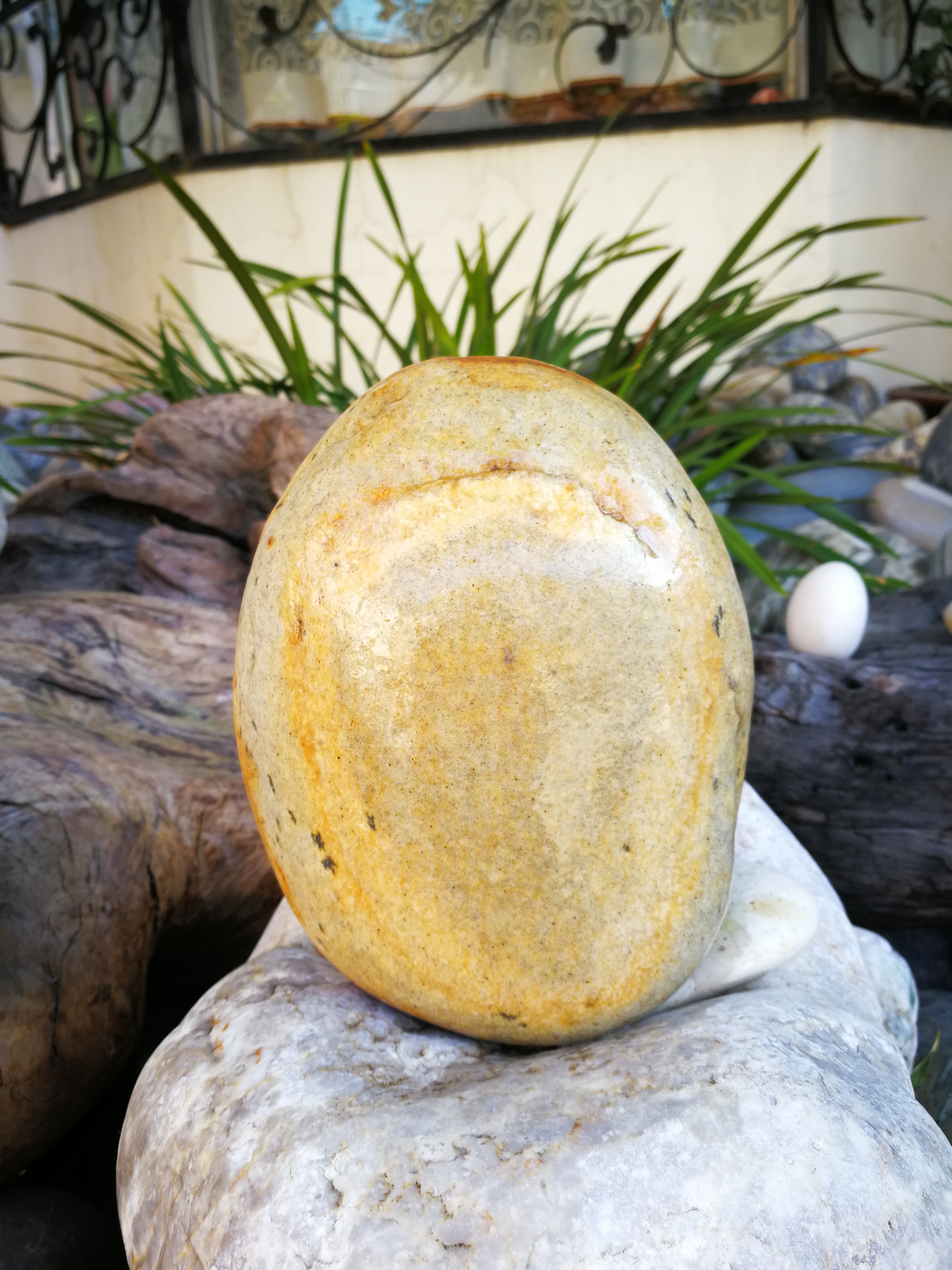 奇石搬运工  怒江烫画石摆件藏品名称:怒江烫画石摆件 石种:怒江石