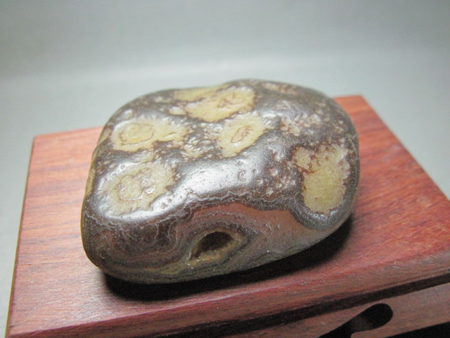 39713	马达加斯加 冰彩玛瑙 原石	100	爱奇石语