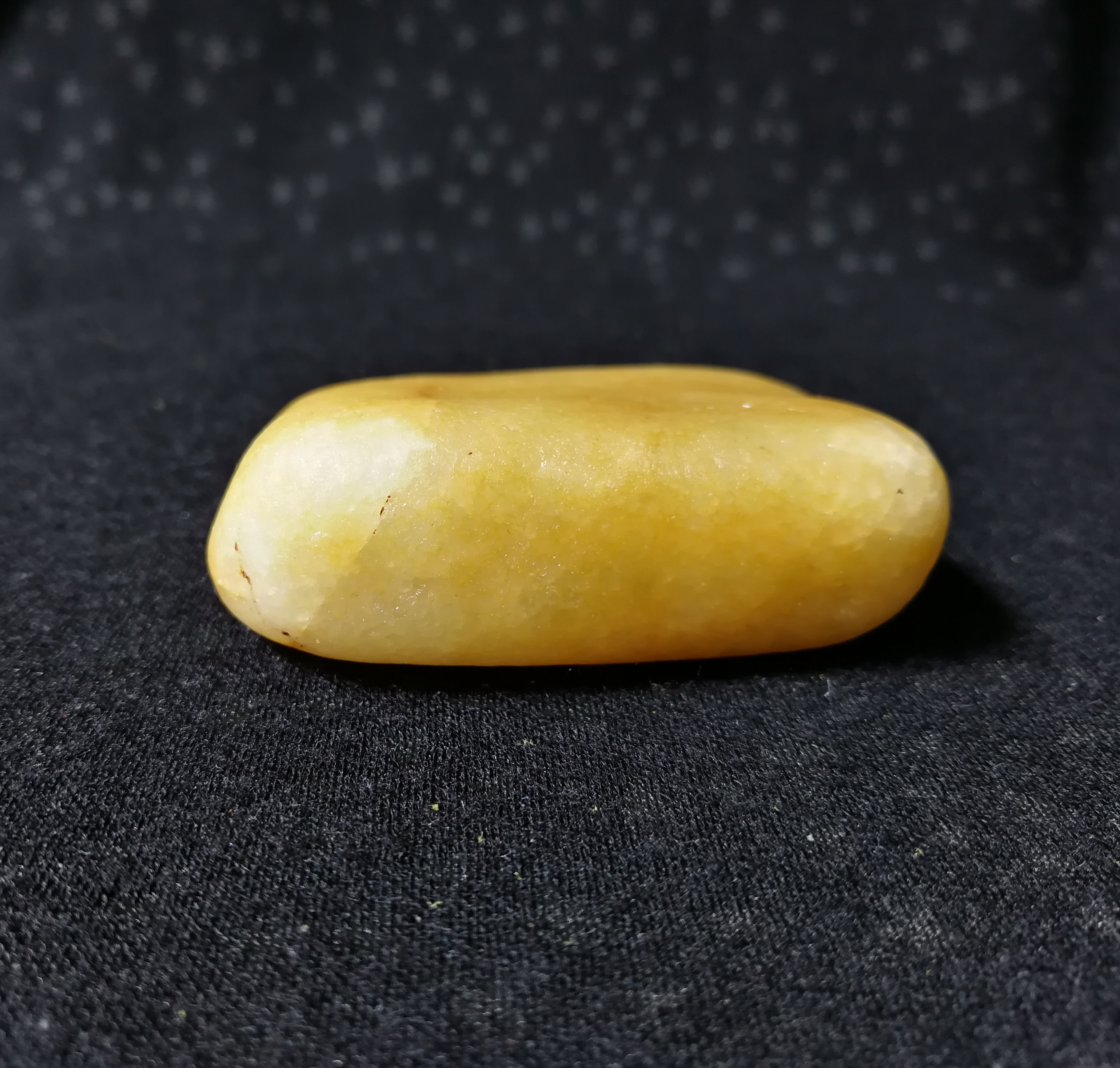 黄蜡石