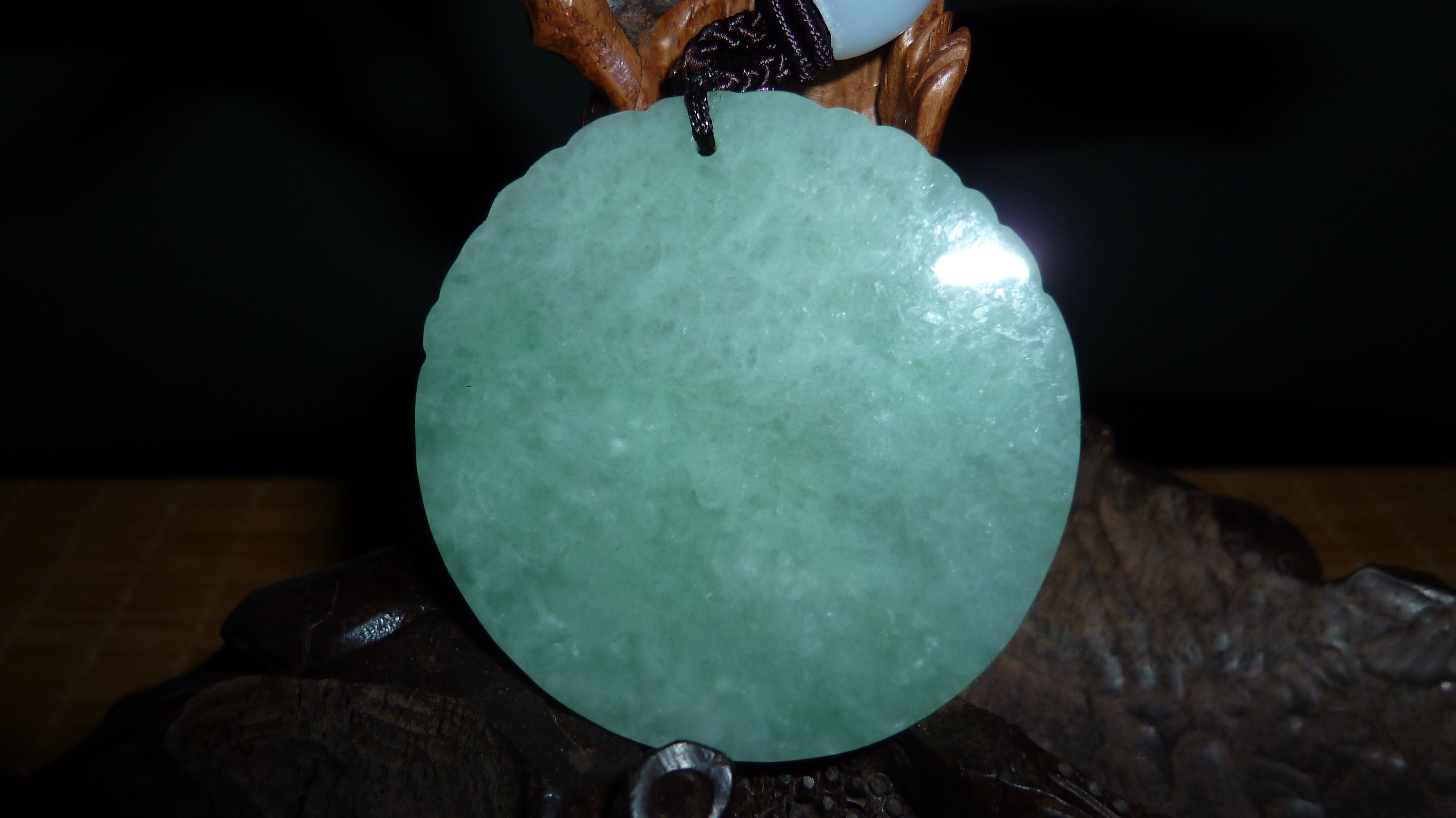 缅甸老坑翡翠a货高糯化起冰起胶蓝水底精品人工机雕福牌种老肉细保真