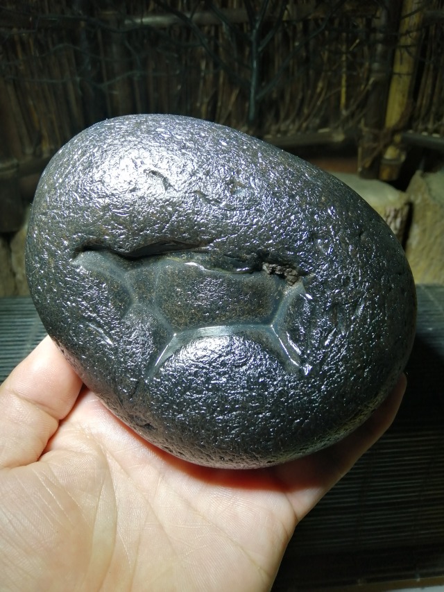 乌鸦皮玛瑙原石