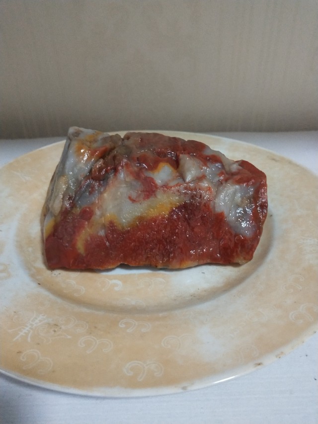 戈壁滩金丝玉原石“牛肉”